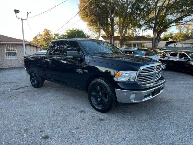 RAM 1500 CREW CAB - Thumbnail 3