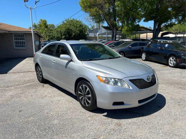 TOYOTA CAMRY - Thumbnail 3