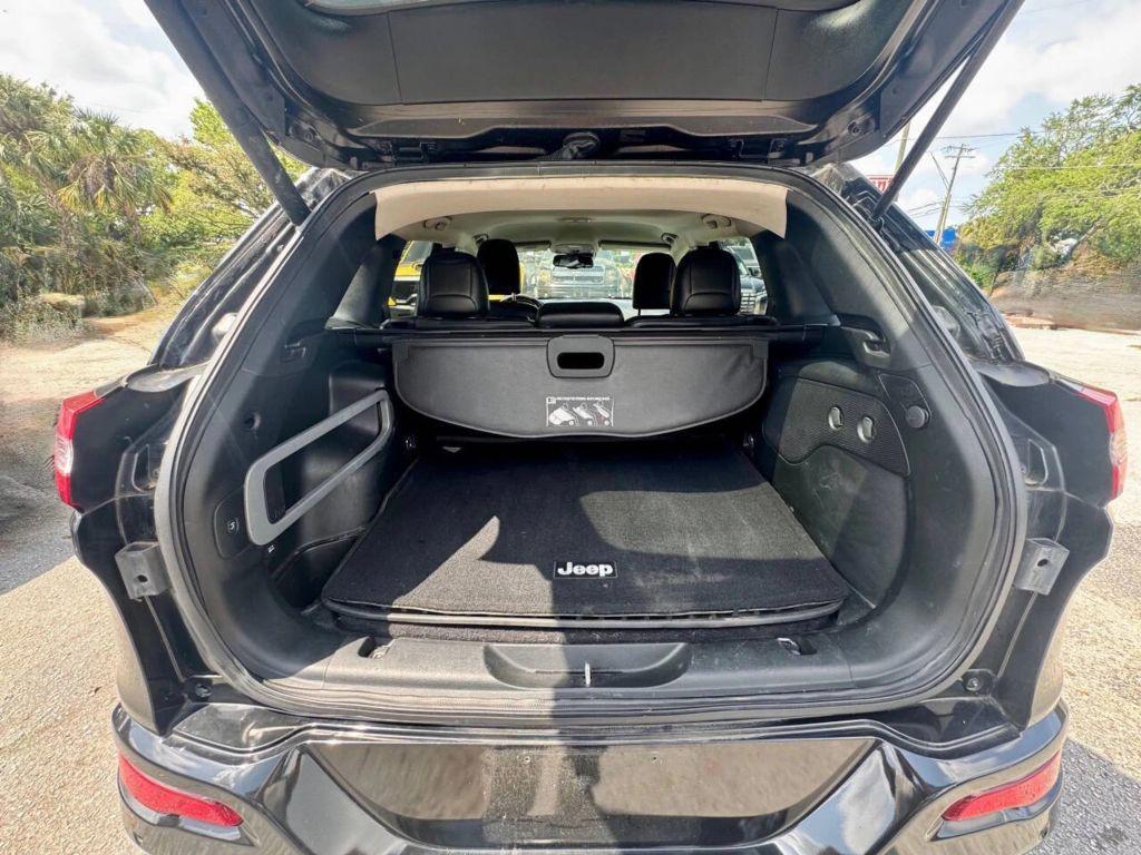 Jeep Cherokee - Thumbnail 18