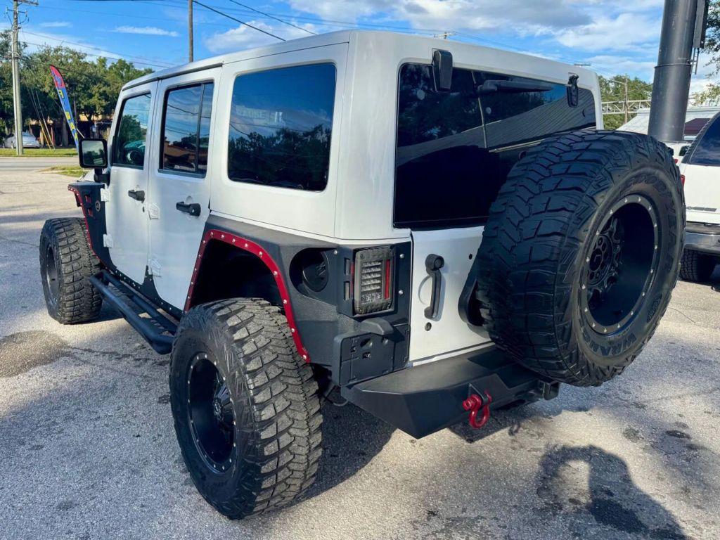 Jeep Wrangler - Thumbnail 20