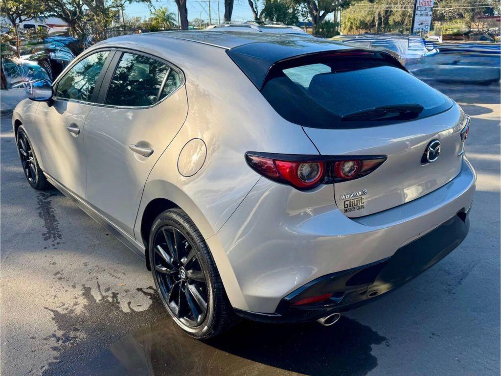 Mazda Mazda3 - Thumbnail 11