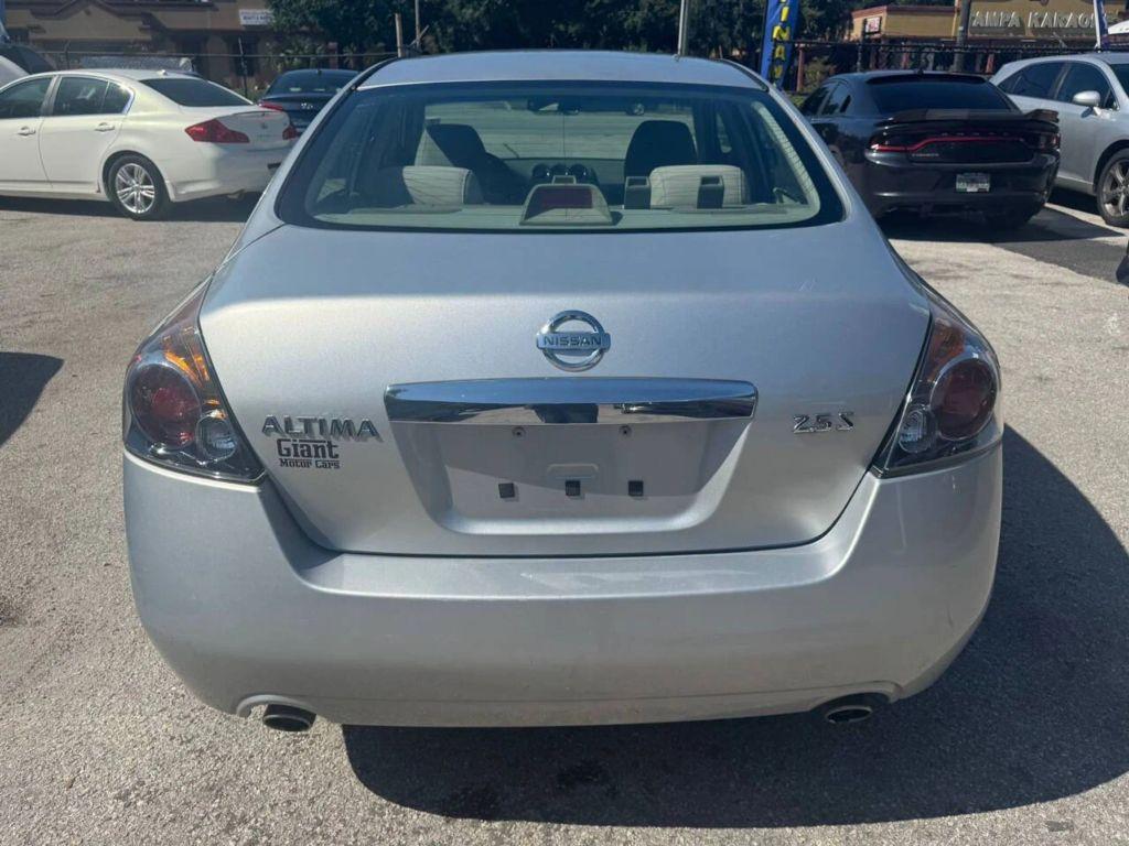 Nissan Altima - Thumbnail 20