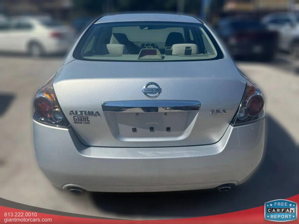Nissan Altima - Thumbnail 12
