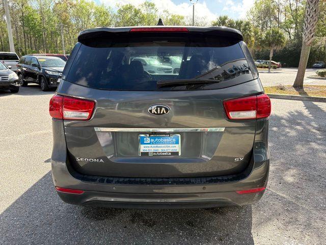 Kia Sedona - Thumbnail 4