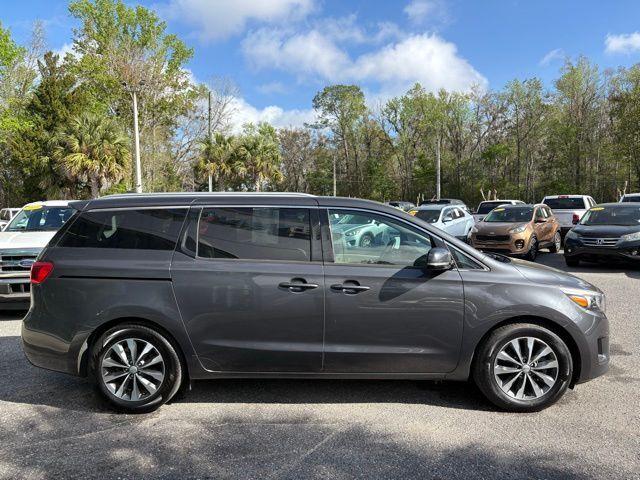 Kia Sedona - Thumbnail 6
