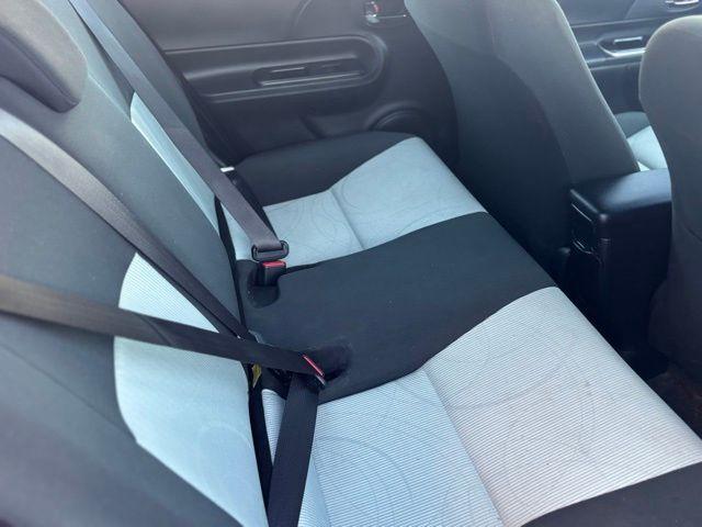 Toyota Prius c - Thumbnail 16