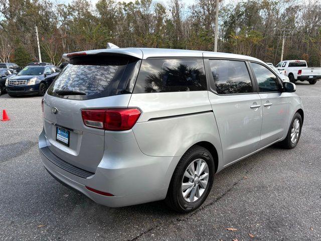 Kia Sedona - Thumbnail 6