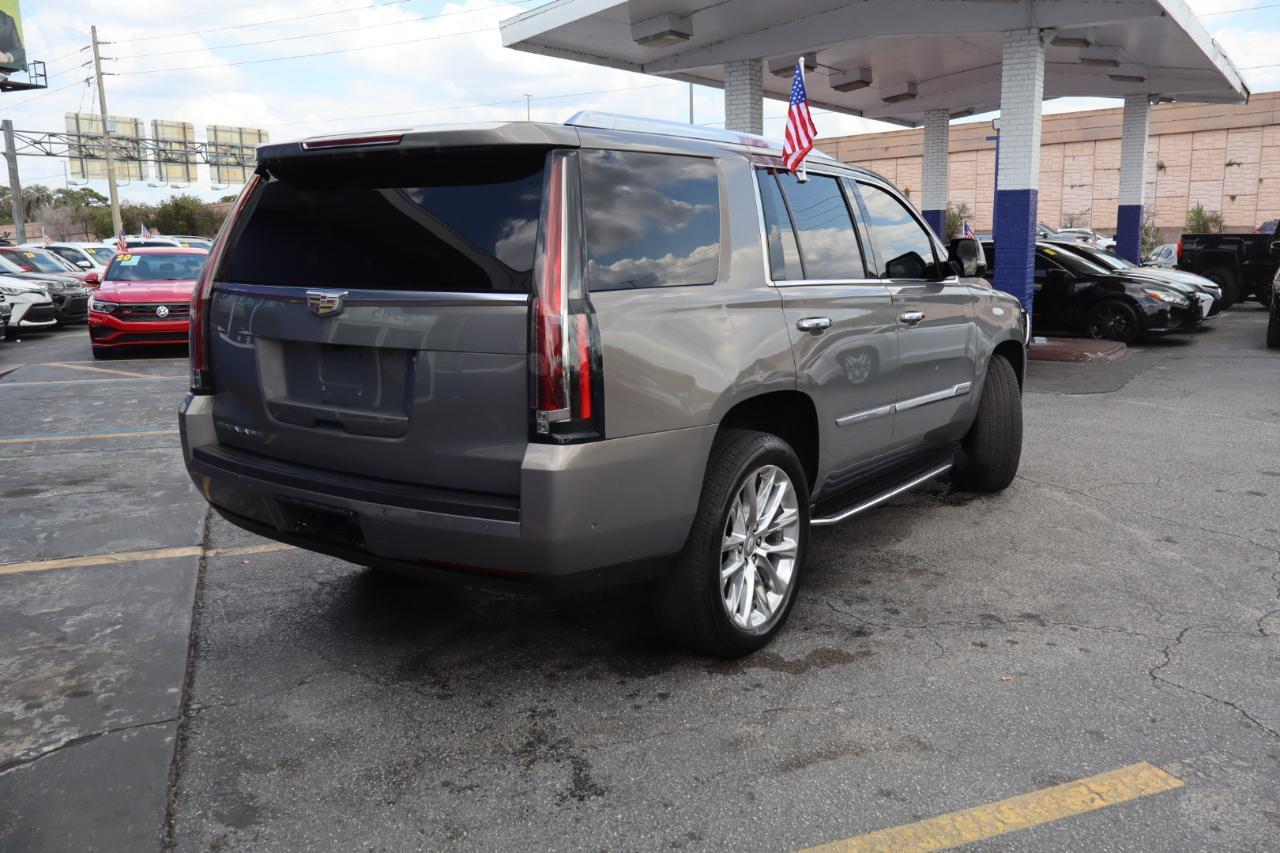 Cadillac Escalade2Wd 4Dr Luxury - Thumbnail 3