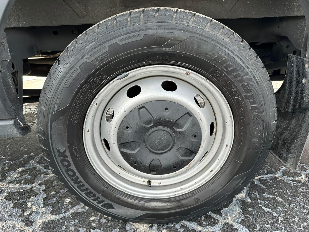 Ford Transit150 Van Med. Roof W/Sliding Pass. 148-In. Wb - Thumbnail 9