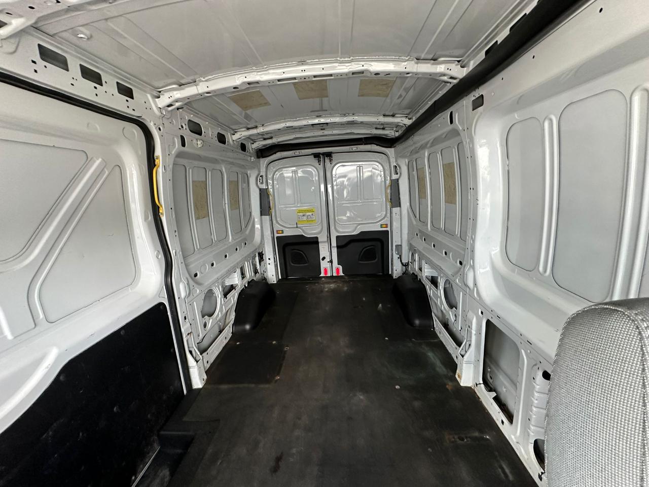 Ford Transit150 Van Med. Roof W/Sliding Pass. 148-In. Wb - Thumbnail 12