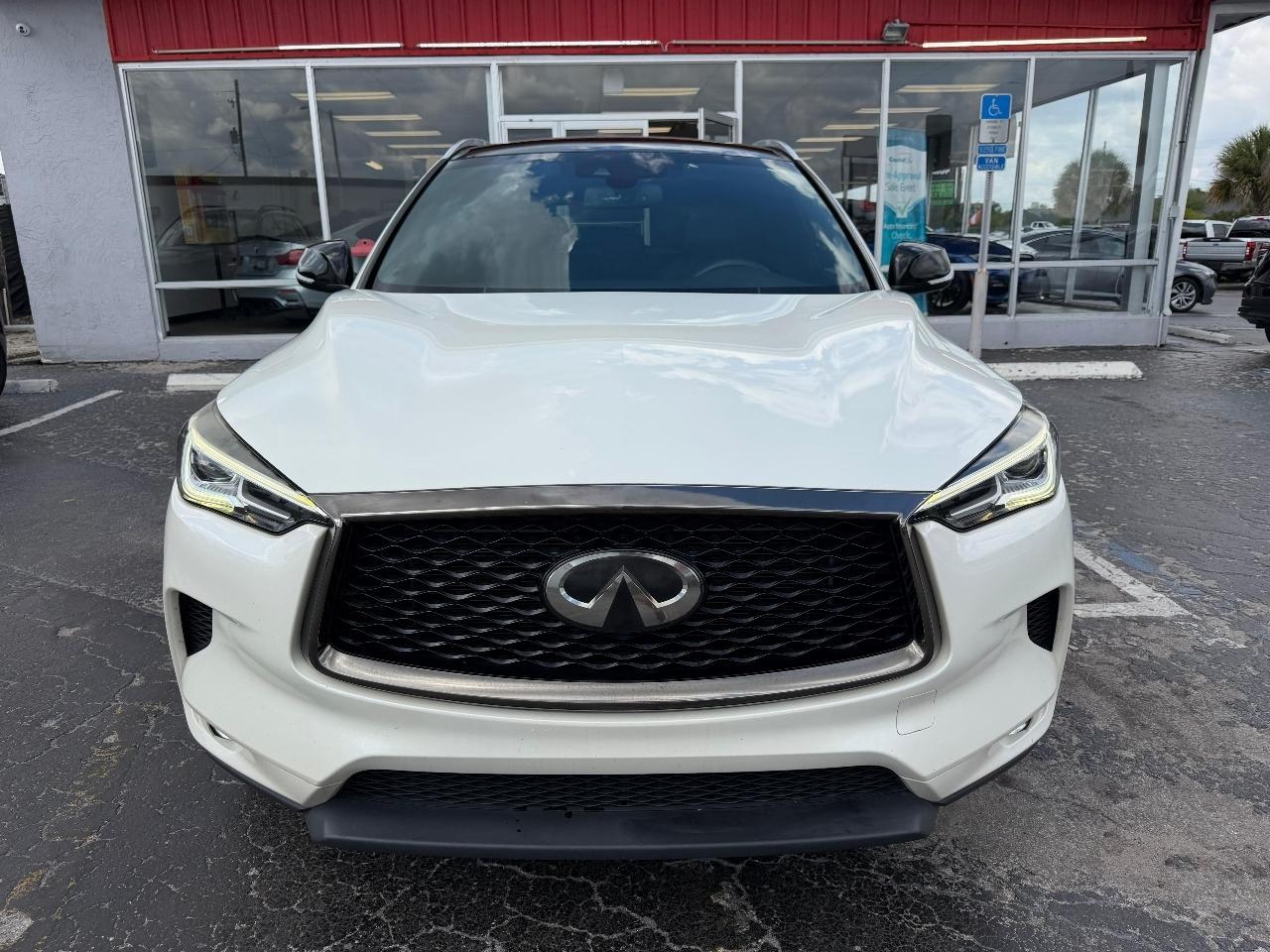 Infiniti Qx50Luxe - Thumbnail 2