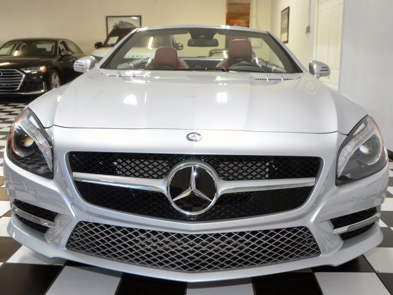 Mercedes-Benz Sl 550 *4.7 V8*Driver Assist*19&Quot; Wheels*25K Miles*Fl Car* - Thumbnail 4
