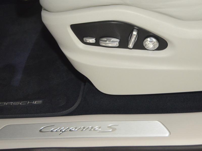 Porsche Cayenne S *1 Owner*Premium +*Park Assist*100K+ Msrp*17,800 Mi* - Thumbnail 18