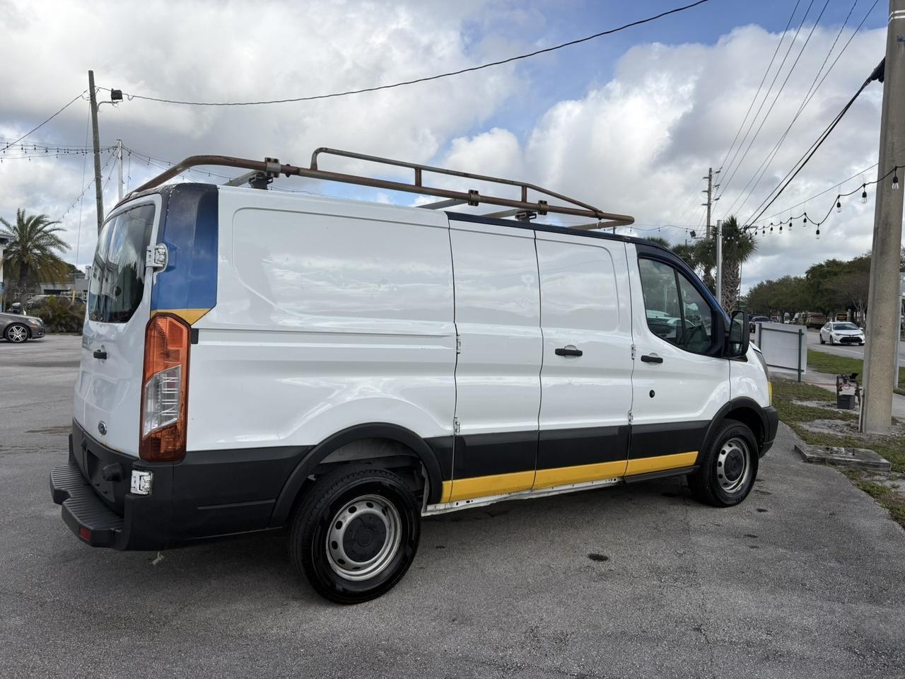 Ford Transit Van - Thumbnail 3