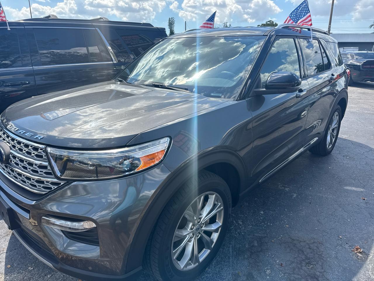 Ford Explorer Limited Awd - View 1