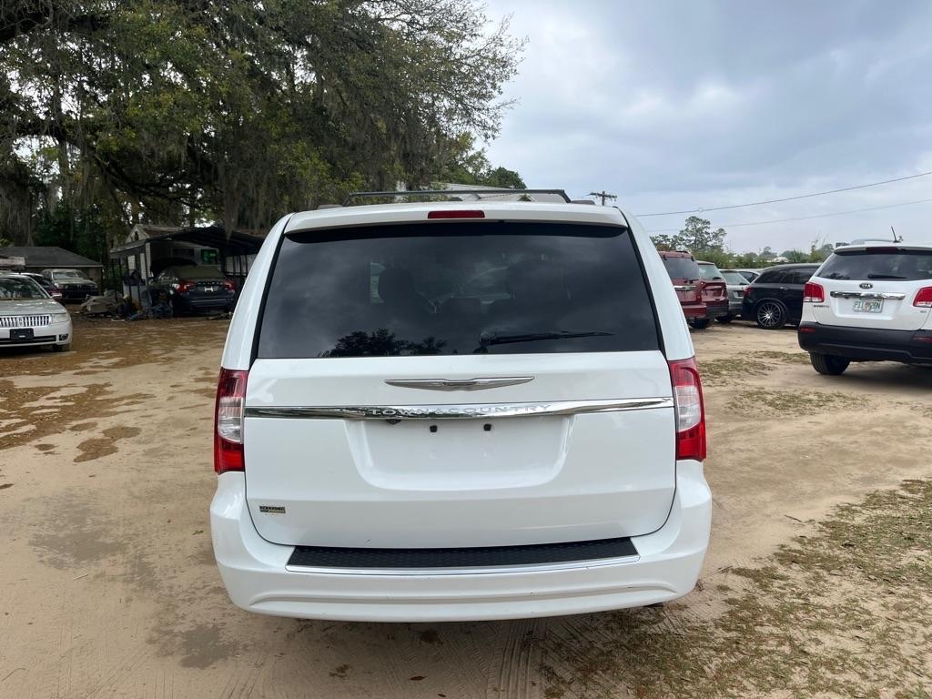 Chrysler Town & Country Touring - Thumbnail 6