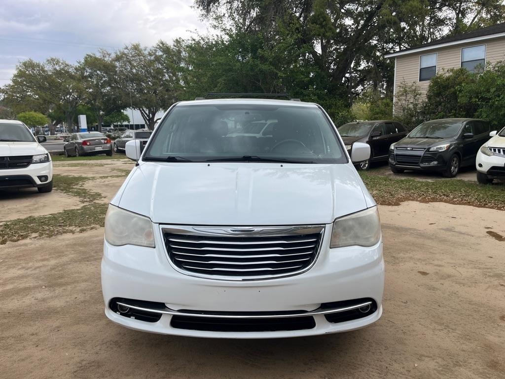 Chrysler Town & Country Touring - Thumbnail 2