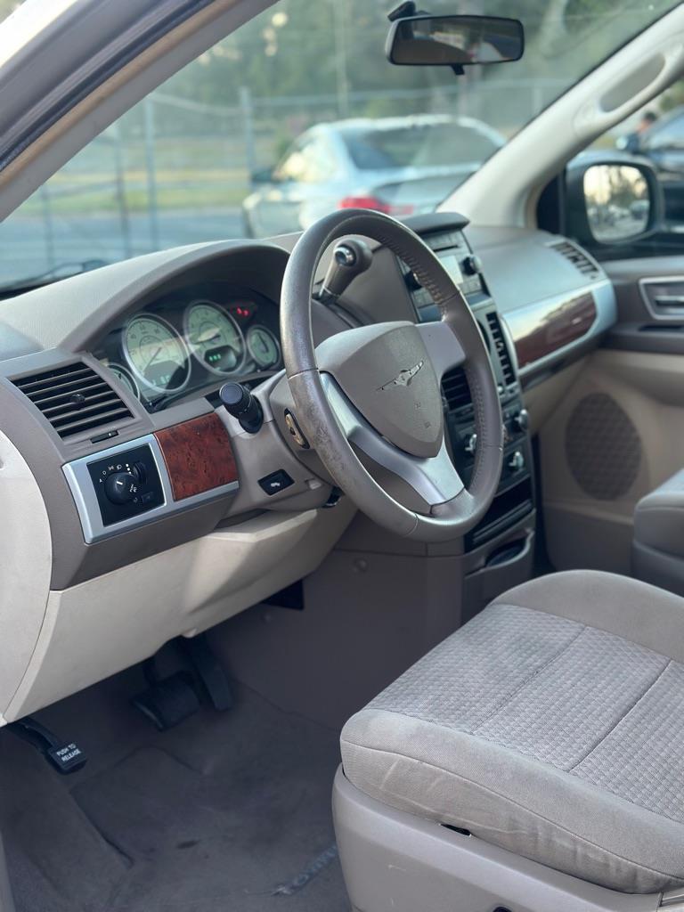 Chrysler Town & Country4Dr Wgn Touring - Thumbnail 7