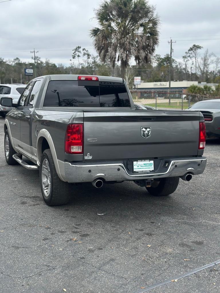 Dodge 15002Wd Quad Cab 140.5" Laramie - Thumbnail 4
