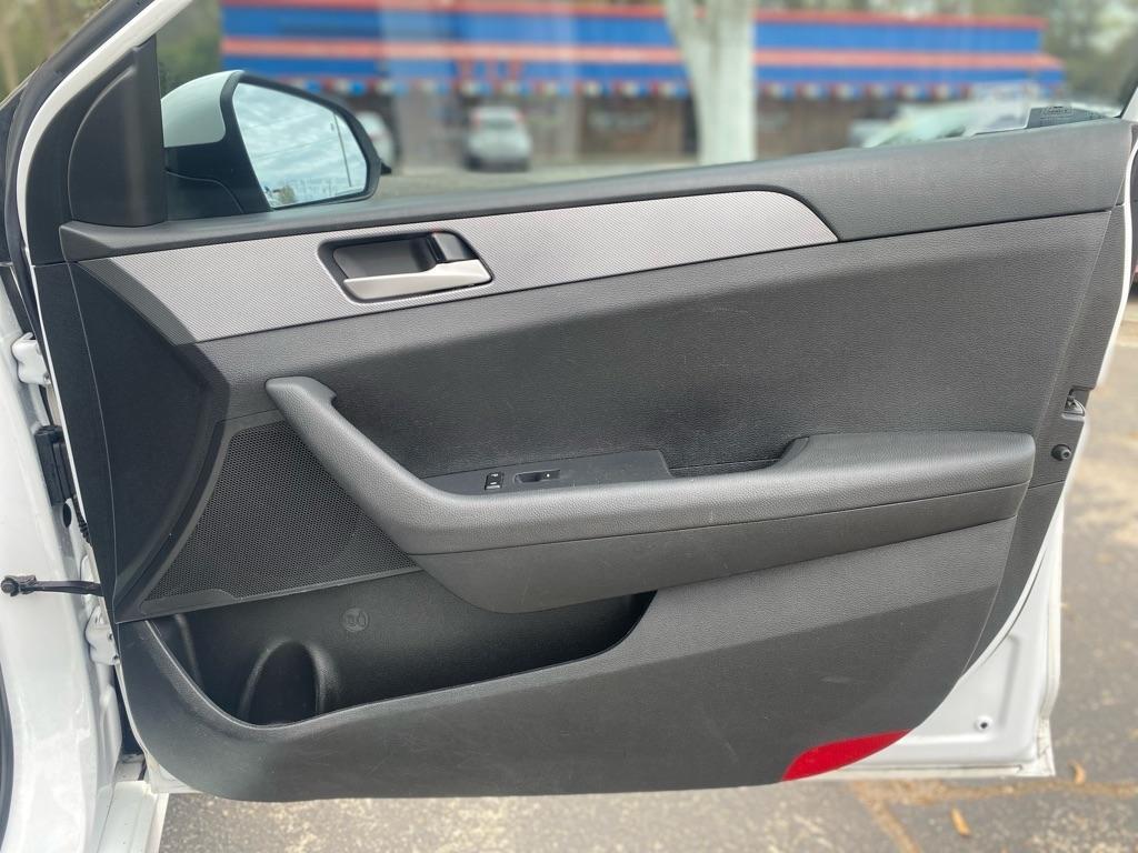 Hyundai Sonata Se - Thumbnail 2