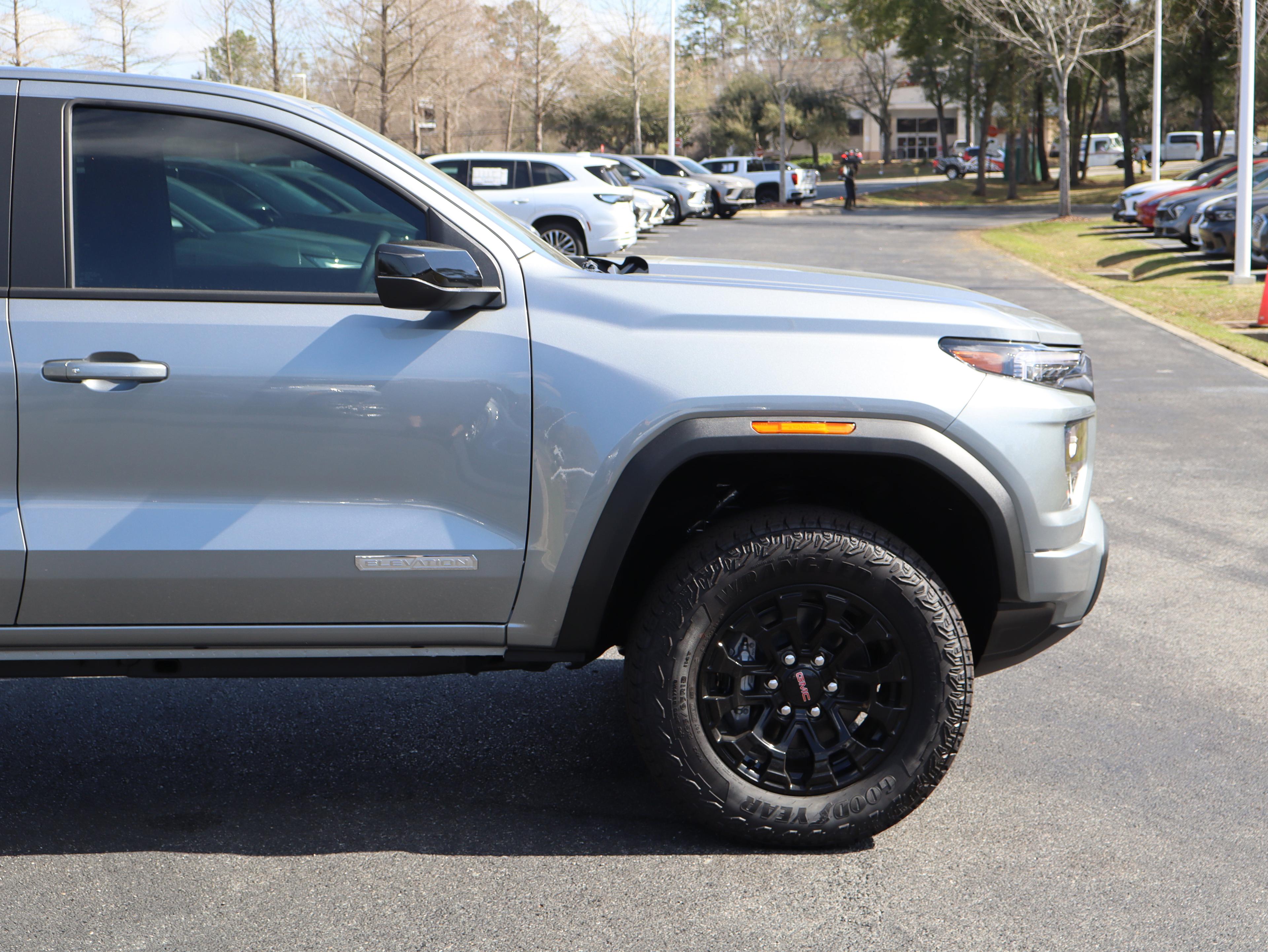 Gmc Canyon Elevation Rear Wheel Drive Crew Cab - Thumbnail 11