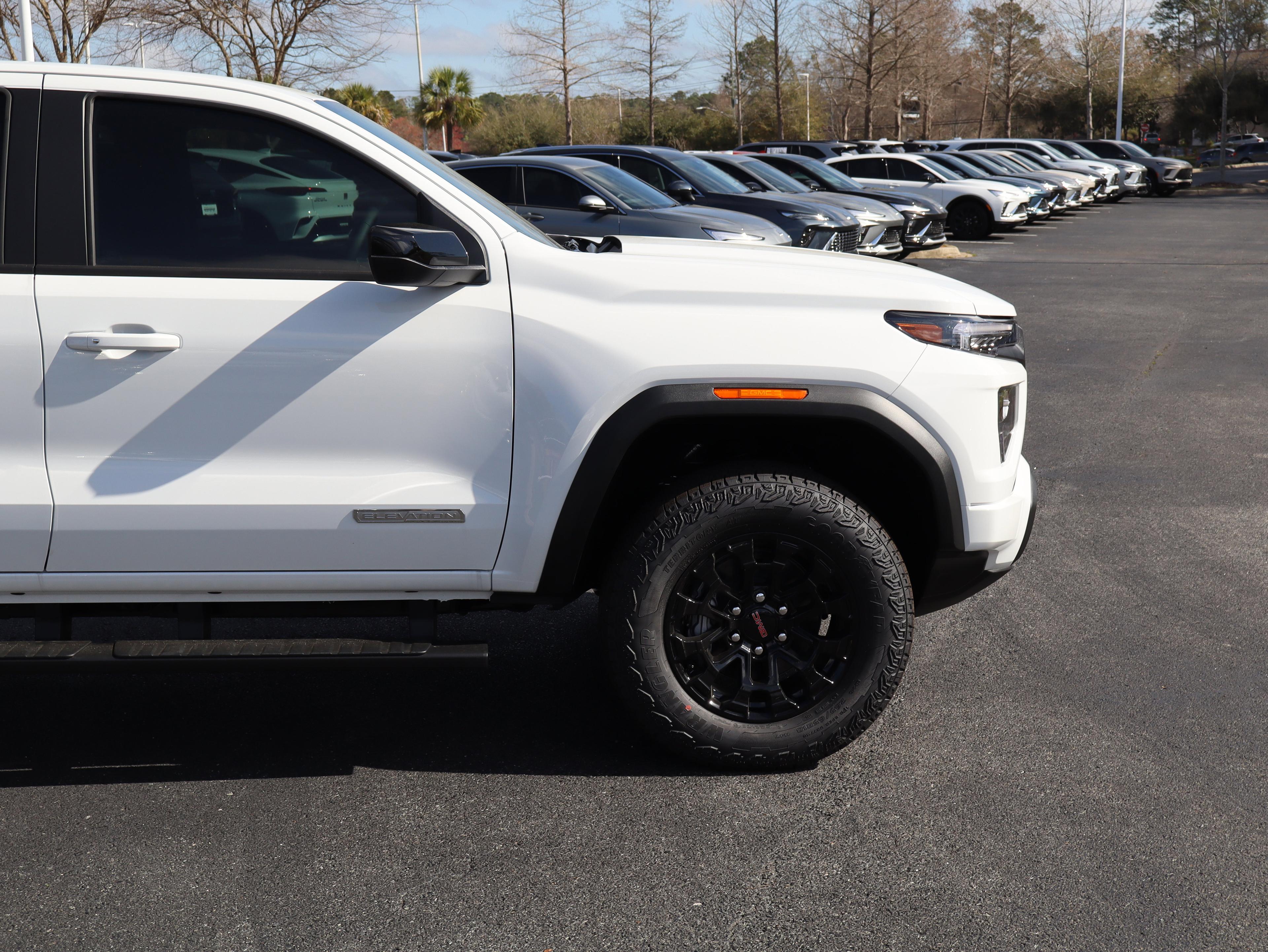 Gmc Canyon Elevation Rear Wheel Drive Crew Cab - Thumbnail 11