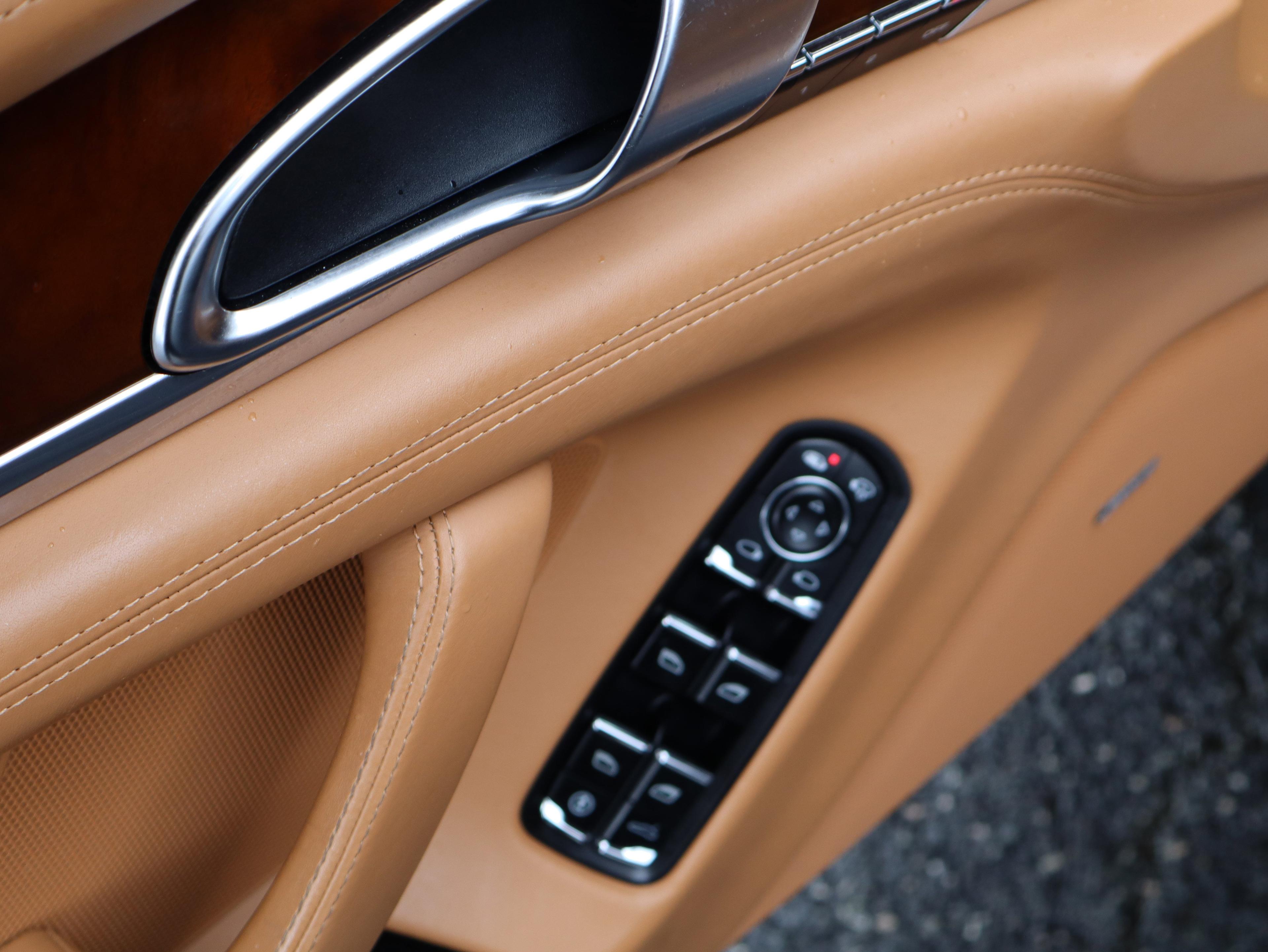 Porsche Panamera Turbo All Wheel Drive Hatchback - Thumbnail 19