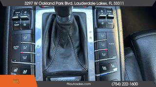 Porsche Macan - Thumbnail 2