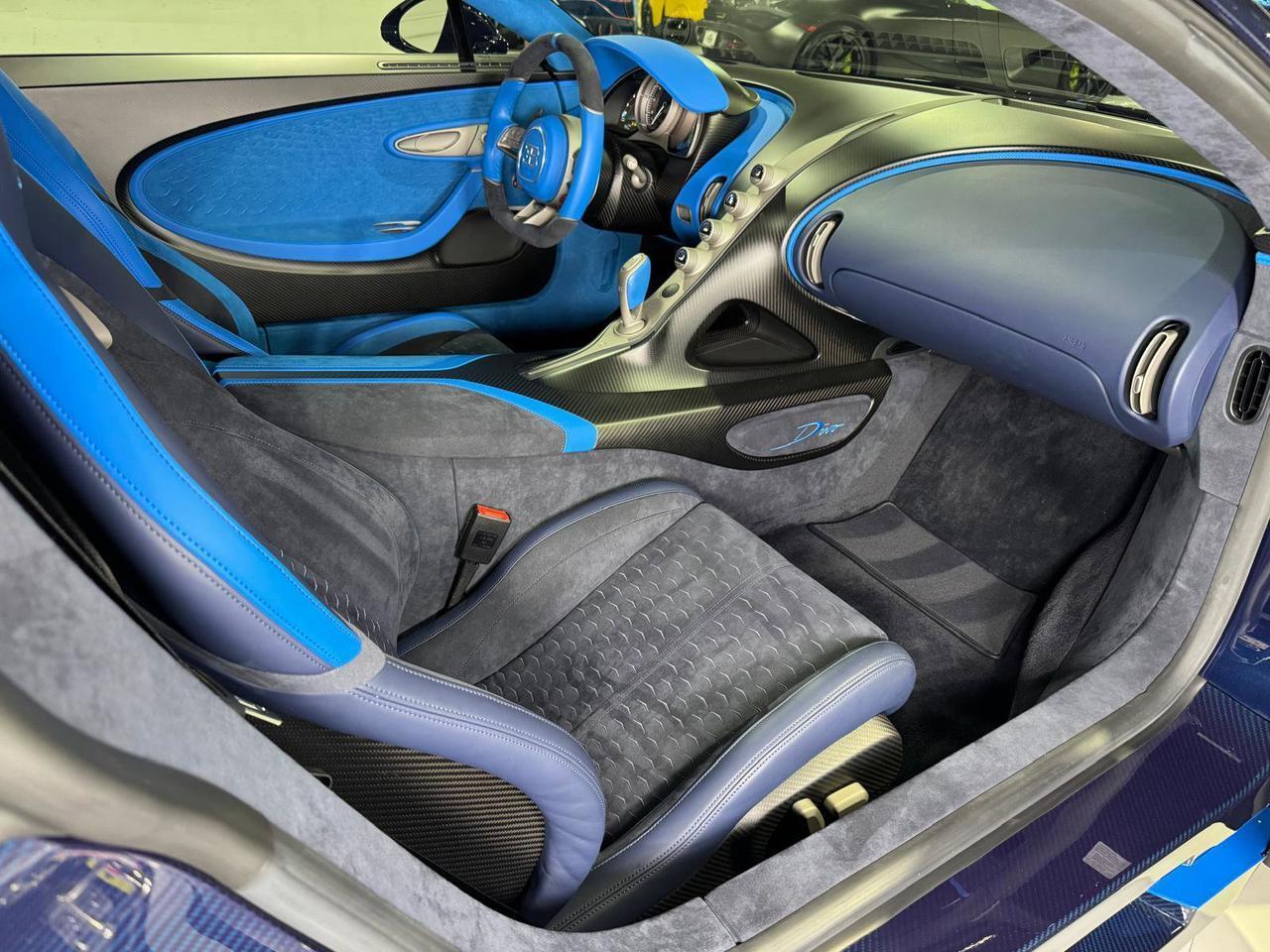 Bugatti Divo - Thumbnail 14