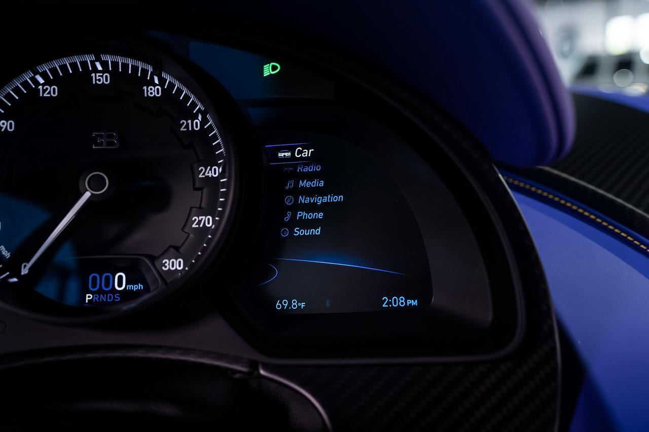 Bugatti Chiron - Thumbnail 15