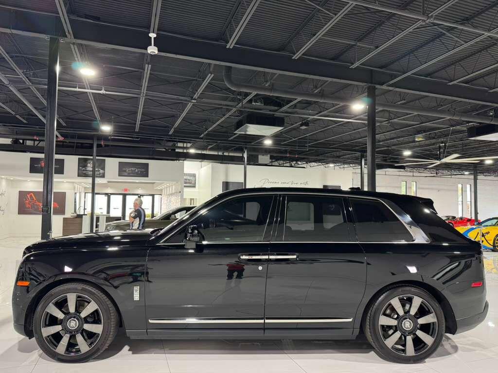 Rolls-Royce Cullinan - Thumbnail 4