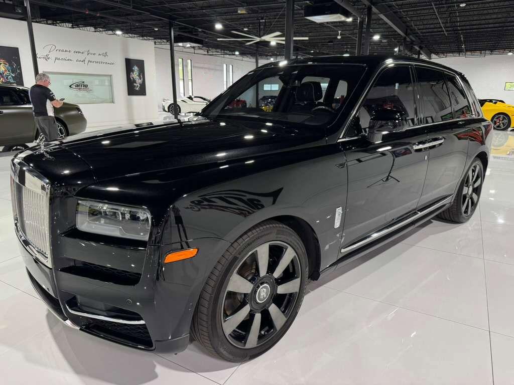 Rolls-Royce Cullinan - Thumbnail 3