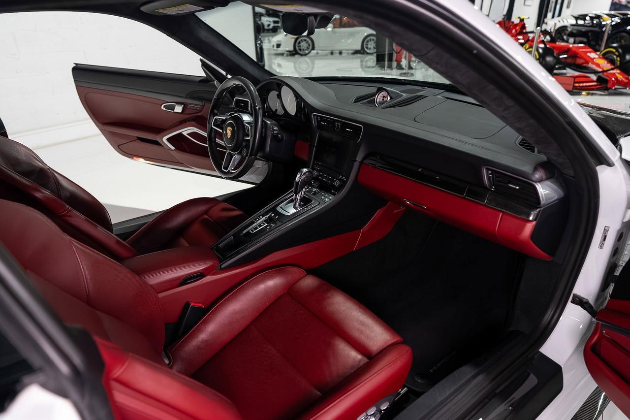 Porsche 911 - Thumbnail 11