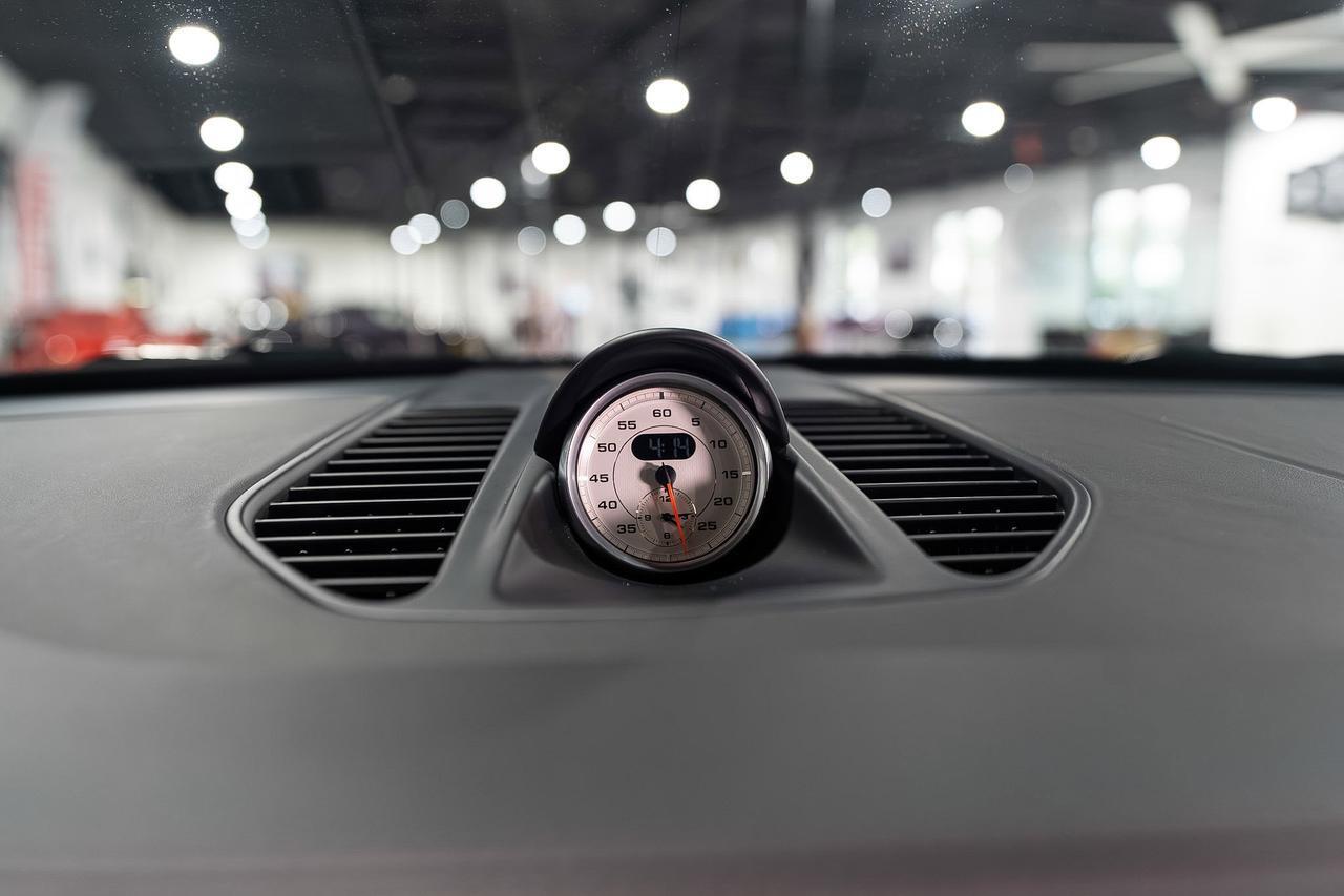 Porsche 911 - Thumbnail 20