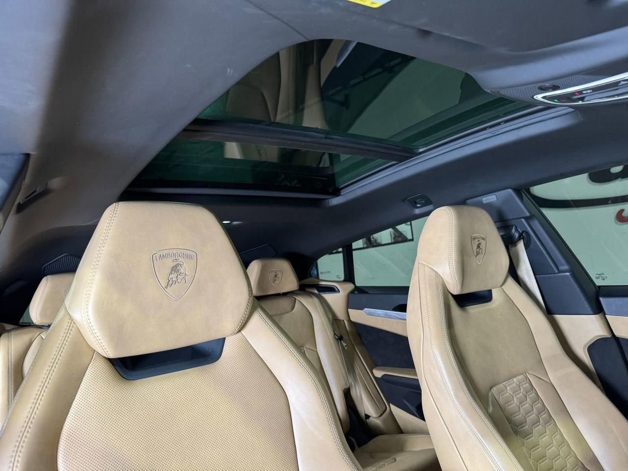 Lamborghini Urus - Thumbnail 18