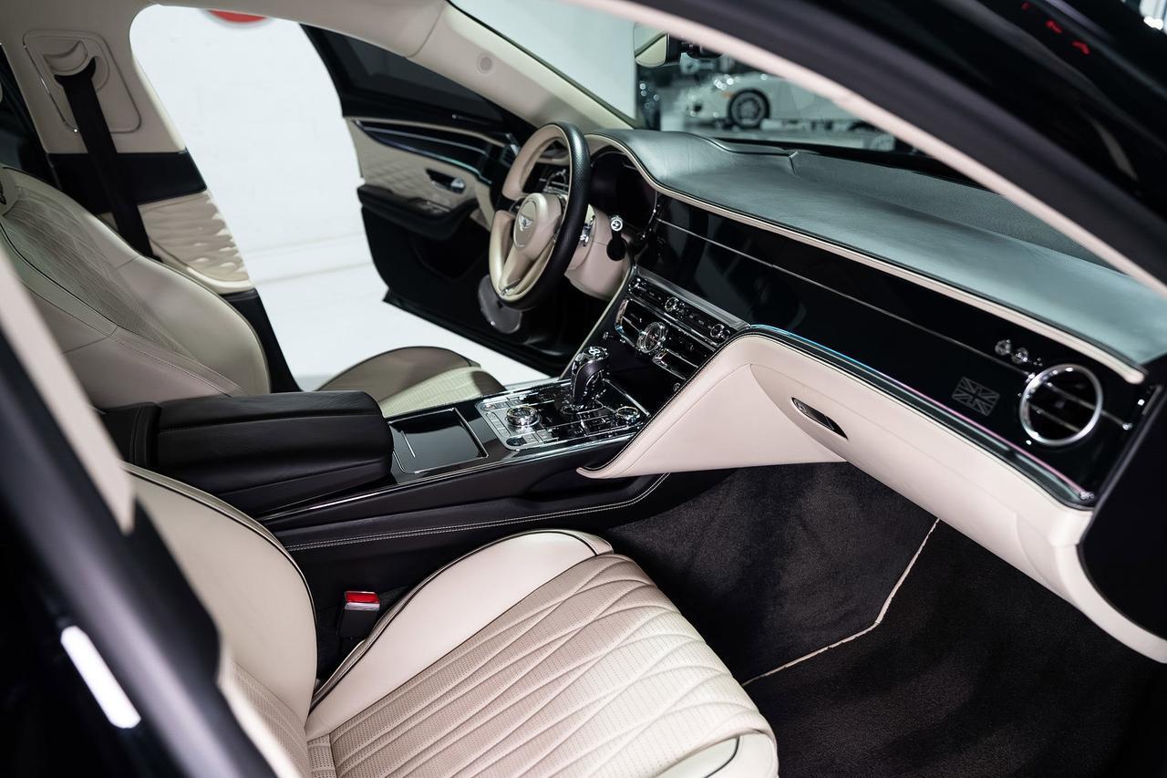 Bentley Flying Spur - Thumbnail 17