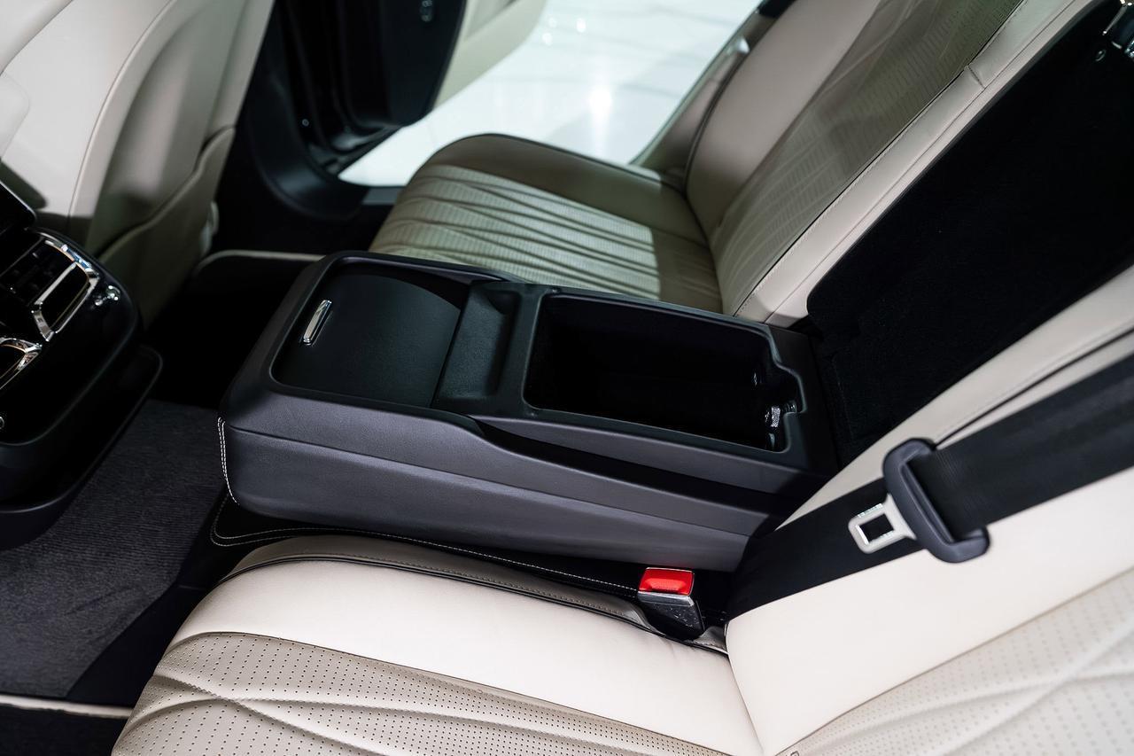 Bentley Flying Spur - Thumbnail 14