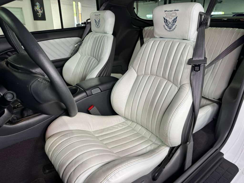 Pontiac Firebird - Thumbnail 18