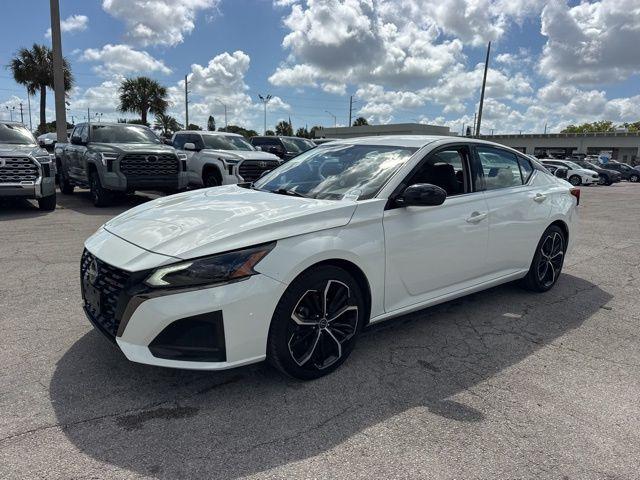 Nissan Altima 2.5 Sr In Hollywood Fl | 1N4Bl4Cv4Rn384210 | Toyota Of Hollywood'S Amazinn Used Cars - Thumbnail 14