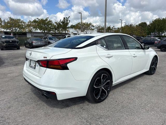 Nissan Altima 2.5 Sr In Hollywood Fl | 1N4Bl4Cv4Rn384210 | Toyota Of Hollywood'S Amazinn Used Cars - Thumbnail 10