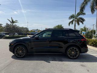 Porsche Cayenne - Thumbnail 10