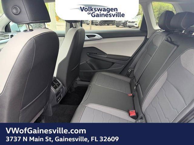 Volkswagen Taos Se Fwd Sport Utility - Thumbnail 8