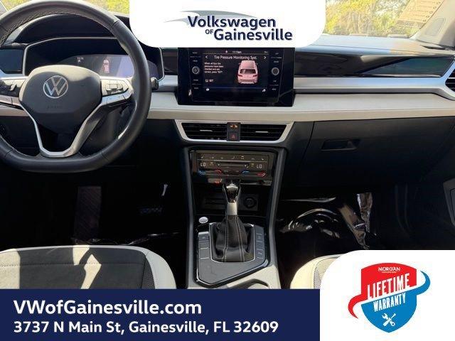 Volkswagen Taos Se Fwd Sport Utility - Thumbnail 14