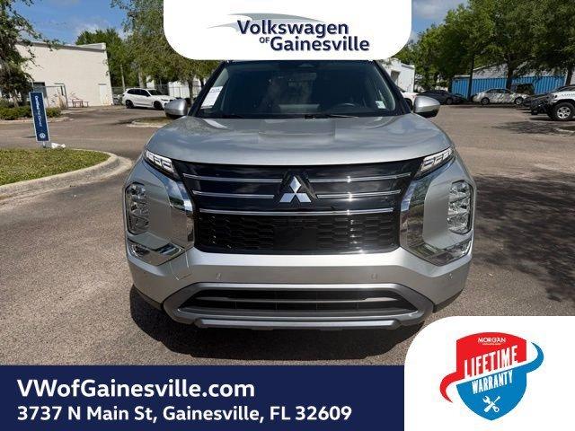 Mitsubishi Outlander Se With Navigation - Thumbnail 3