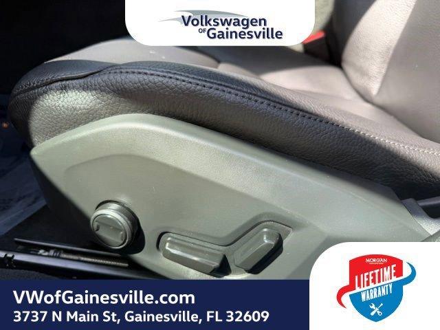 Volvo V60 Cross Country Plus With Navigation & Awd - Thumbnail 19