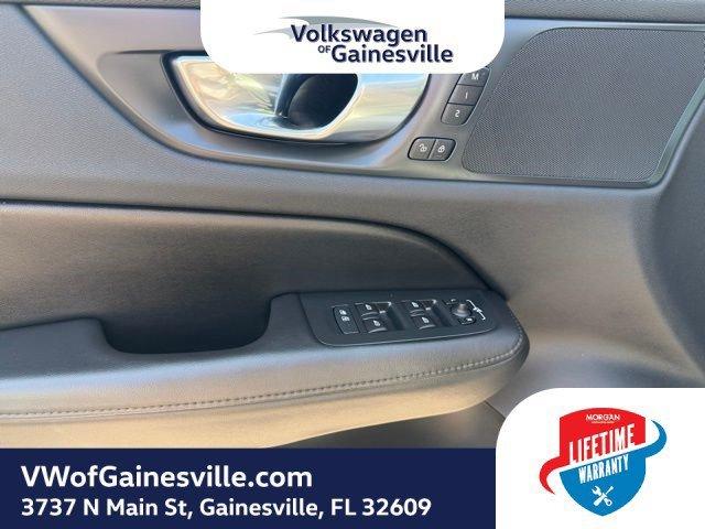 Volvo V60 Cross Country Plus With Navigation & Awd - Thumbnail 17