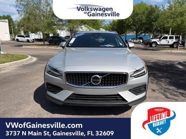 Volvo V60 Cross Country Plus With Navigation & Awd - Thumbnail 3