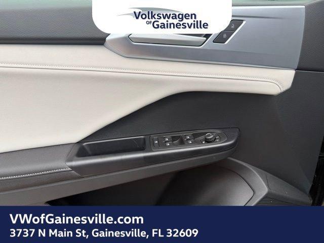 Volkswagen Taos Se Fwd Sport Utility - Thumbnail 15