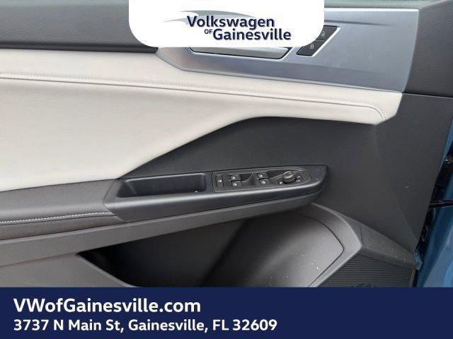 Volkswagen Taos Se Fwd Sport Utility - Thumbnail 13