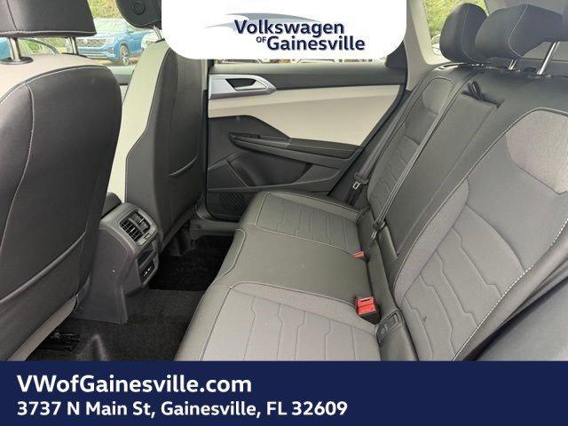 Volkswagen Taos Se Fwd Sport Utility - Thumbnail 8